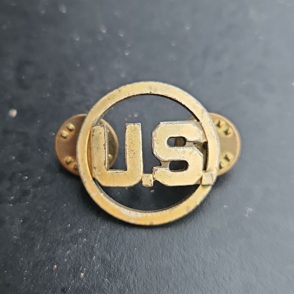 Vintage U.S. Collar Lapel Pin